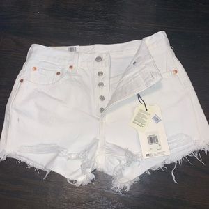 White Levi’s Shorts